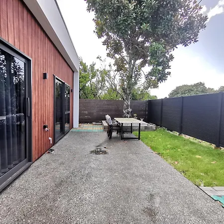 Rabbits Home- Riverside, Separate Courtyard, New 1-Bedroom Hamilton Exterior photo