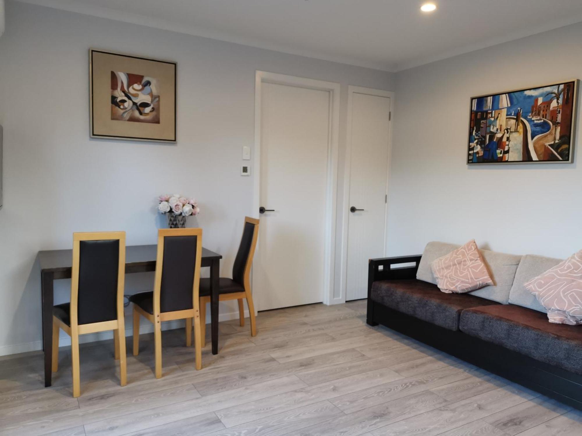 Holiday home Rabbits Home- Riverside, Separate Courtyard, New 1-bedroom *