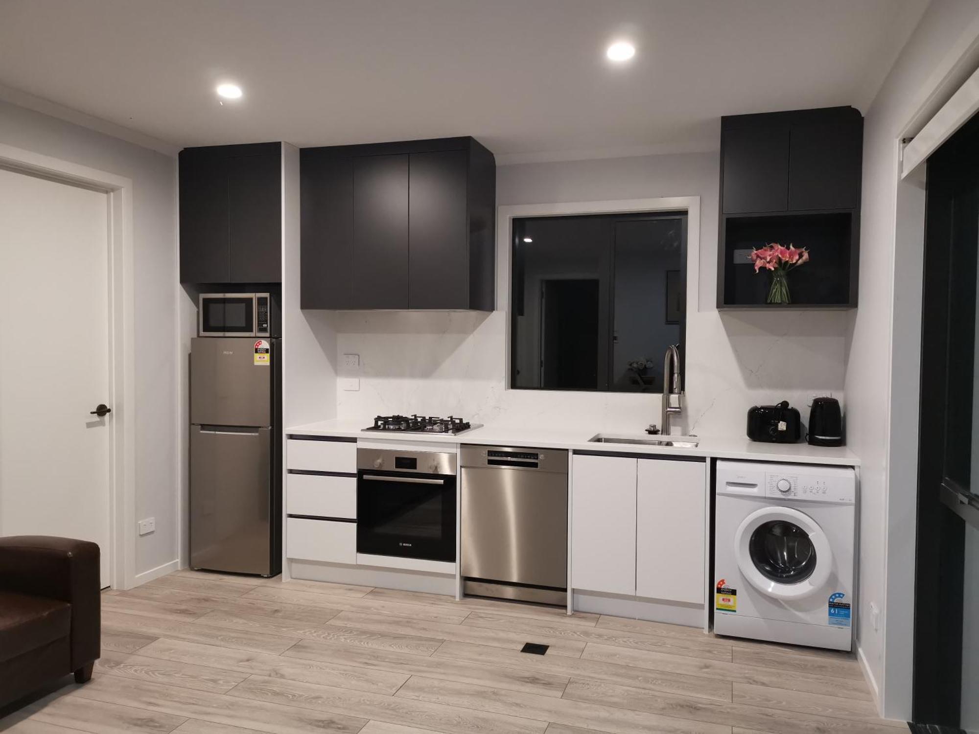 Rabbits Home- Riverside, Separate Courtyard, New 1-bedroom * Hamilton